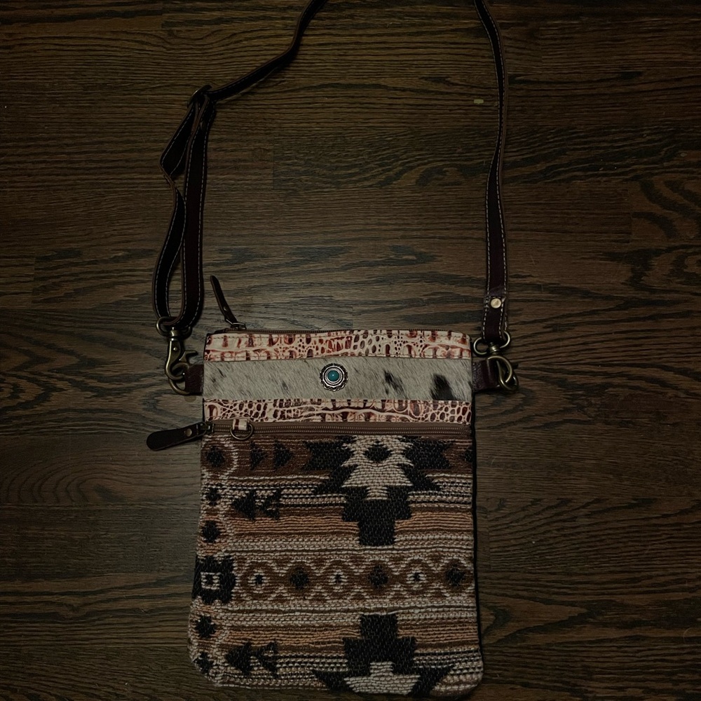 Western Myra Aztec cowhide Patterned Crossbody Bag - image 2